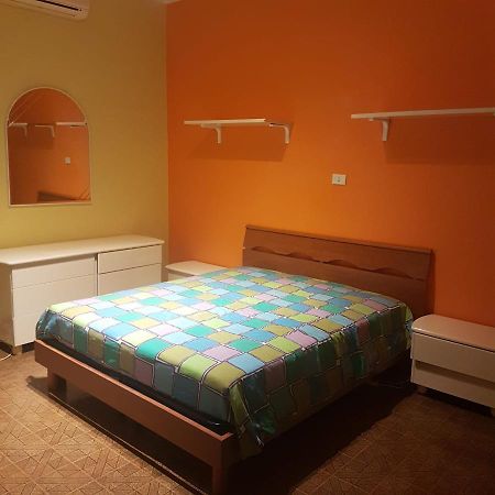 Casa Simona Lägenhet Passoscuro Exteriör bild